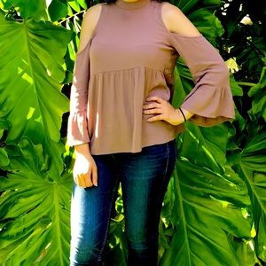 AMERICAN EAGLE COLD SHOULDER PINK TOP